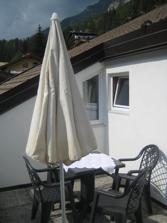 Appartamenti Decrestina Campitello di Fassa Habitación foto